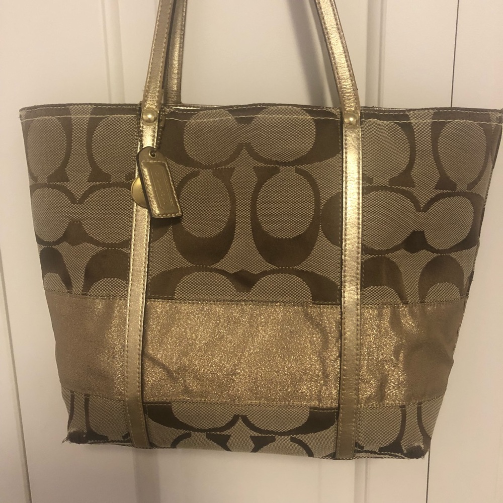 Authentic Coach shoulder tote bag